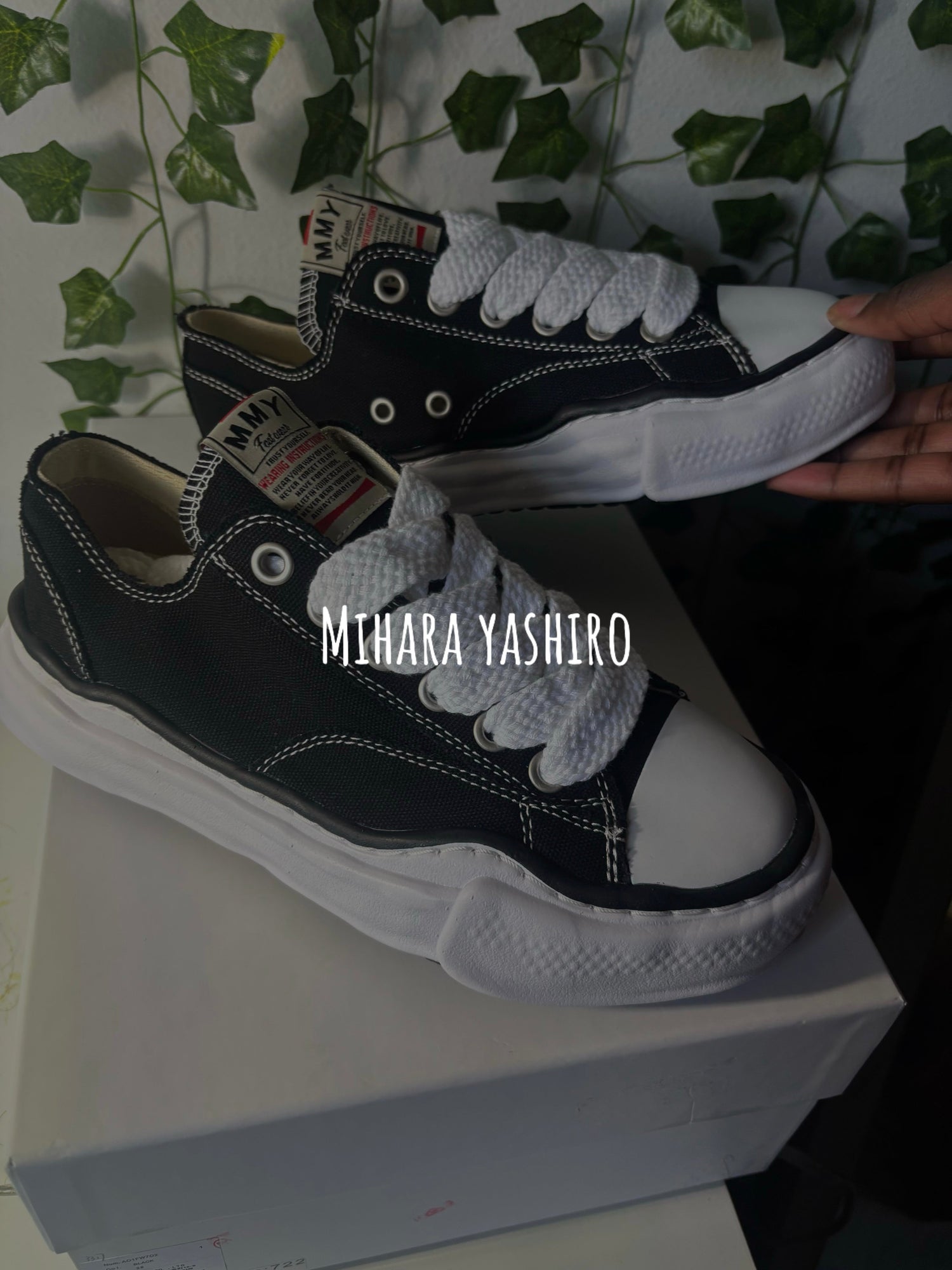 SNEAKERS